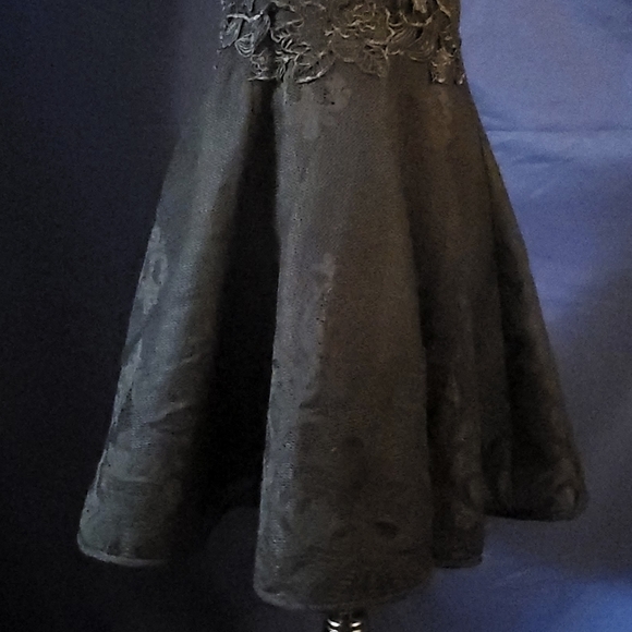 Little black dress - Picture 3 of 8